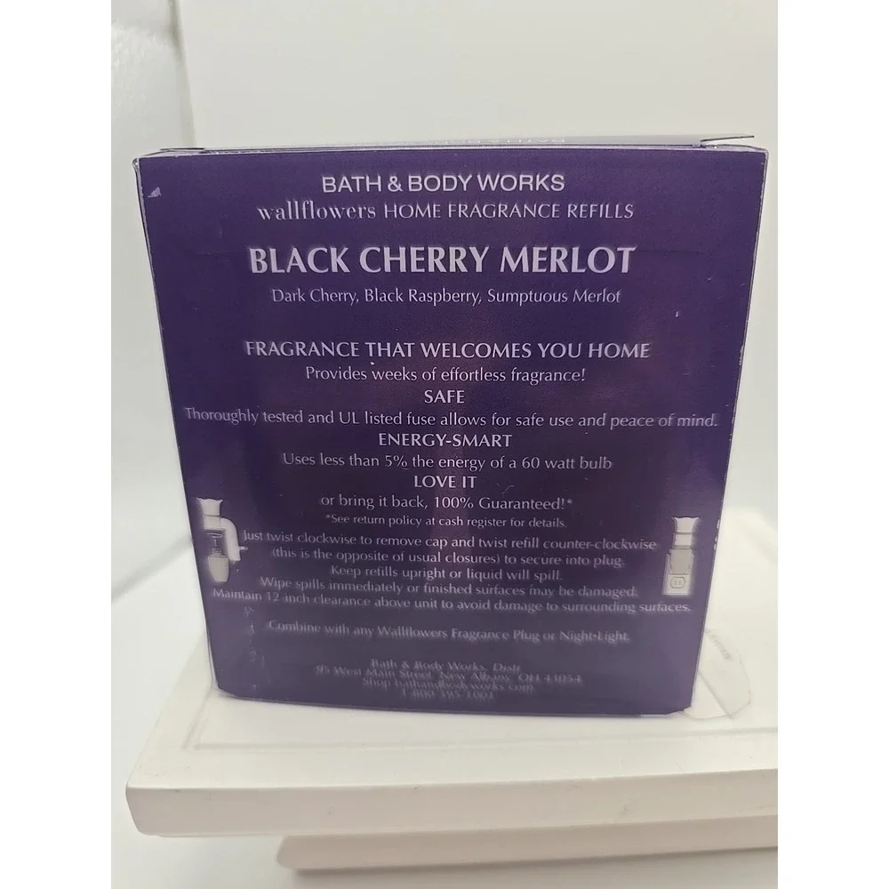 Bath &‎ Body Works BLACK CHERRY MERLOT Wallflowers Refills 2 Pack  | New READ